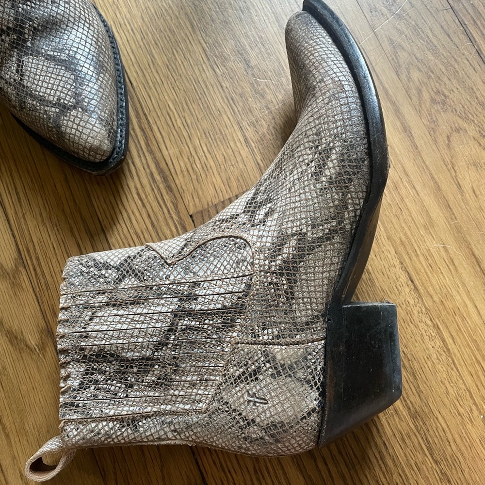 Snakeskin Frye Sacha Chelsea Boots. Size 7.5